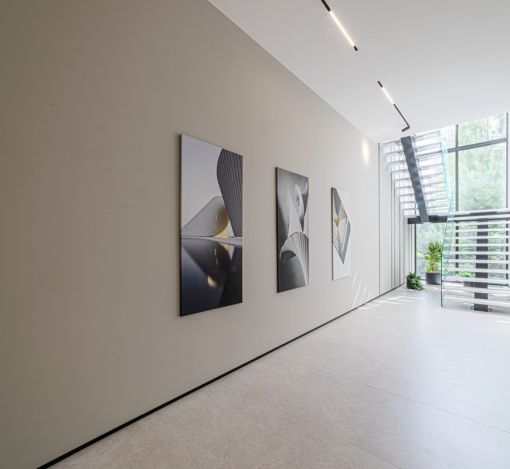 Дом с бассейном в Ренессанс парк