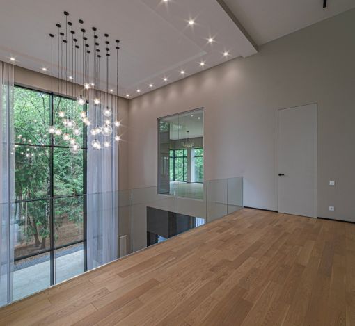 Дом с бассейном в Ренессанс парк