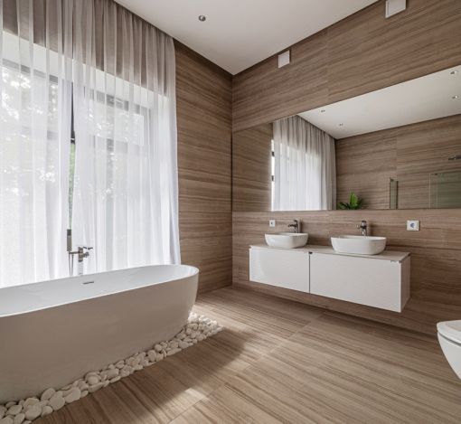 Дом с бассейном в Ренессанс парк