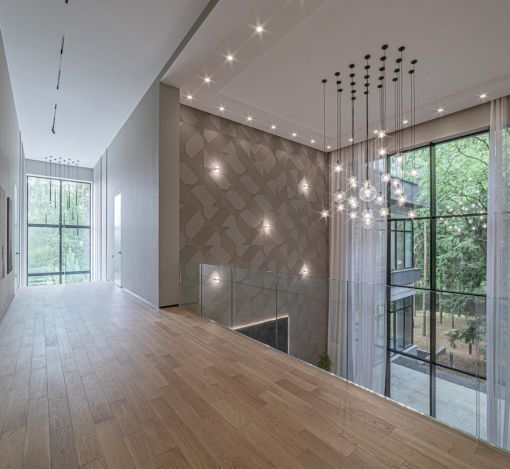 Дом с бассейном в Ренессанс парк