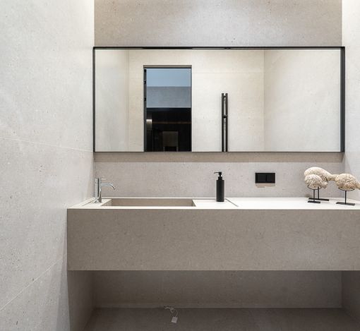 Дом с бассейном в КП Монтевиль