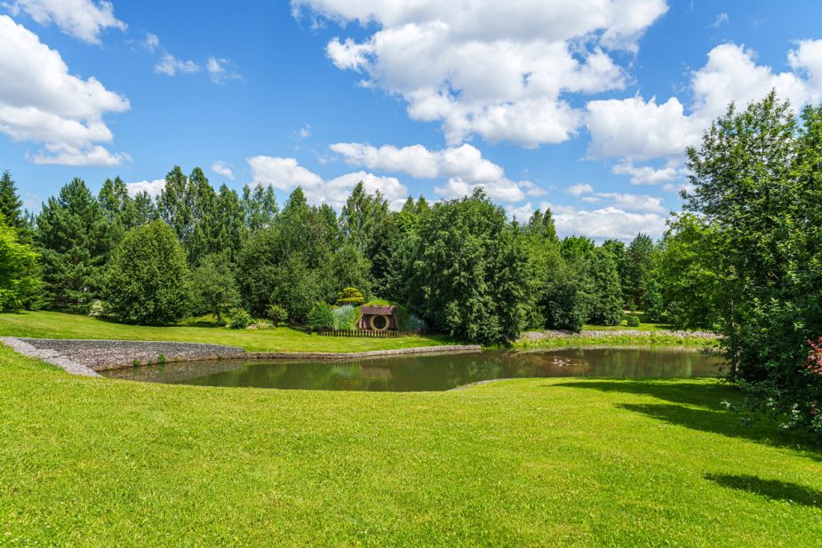 Дом с бассейном в КП Монтевиль