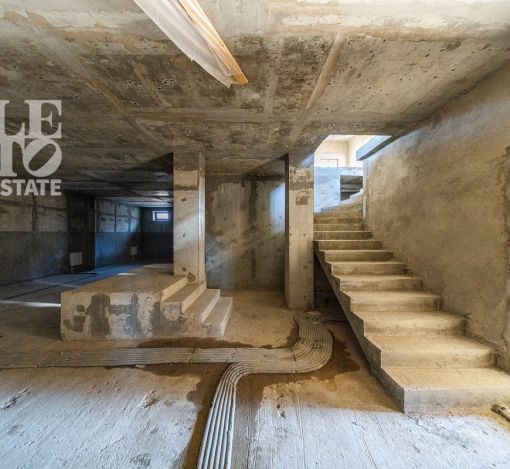 Дом с видом на озеро КП Монолит