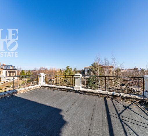 Дом с видом на озеро КП Монолит