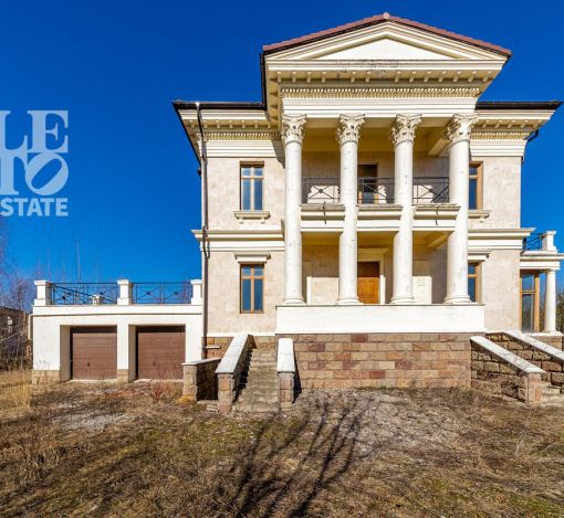 Дом с видом на озеро КП Монолит