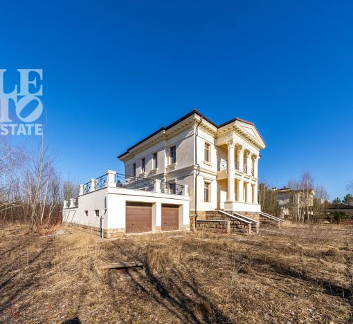 Дом с видом на озеро КП Монолит