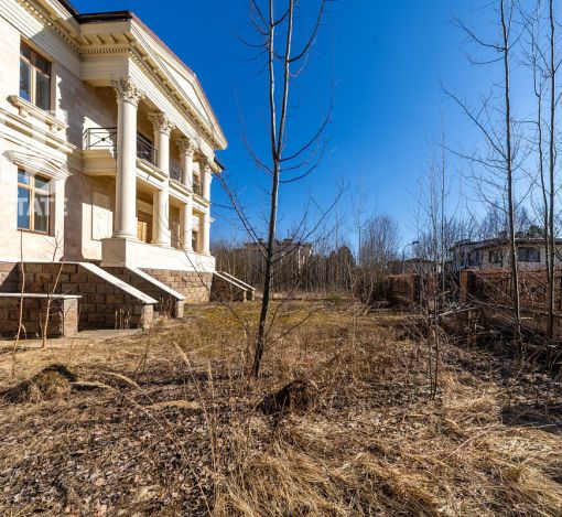 Дом с видом на озеро КП Монолит.