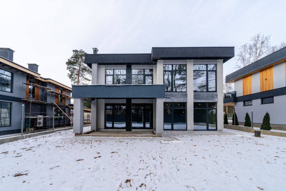 Новый дом у леса в КП Спасатель-1