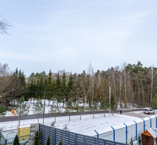 Новый дом около леса 9 км от МКАД