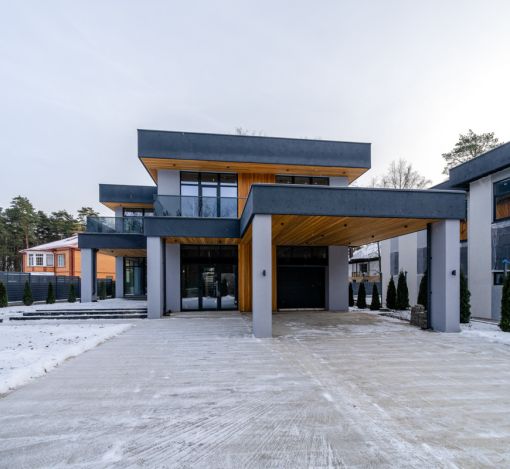 Новый дом около леса 9 км от МКАД