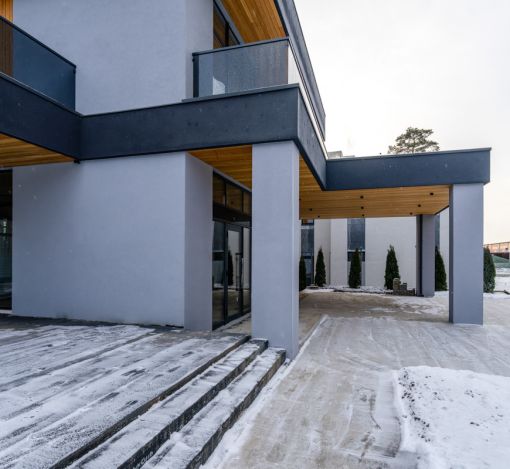 Новый дом около леса 9 км от МКАД