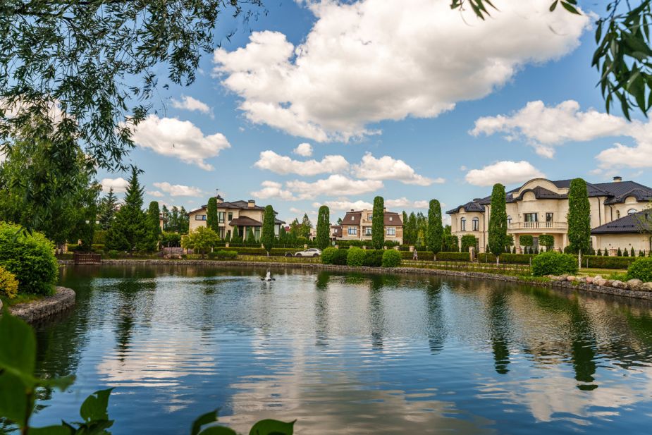 Особняк в КП Монтевиль