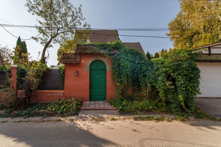 Дом с бассейном в КП Урожай