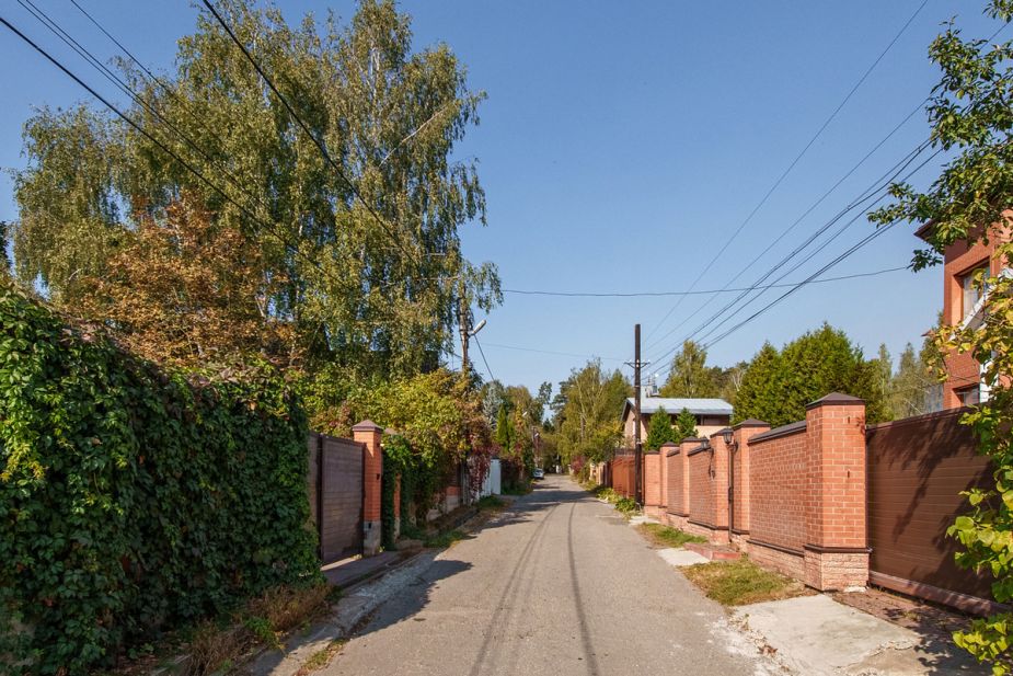 Дом с бассейном в КП Урожай