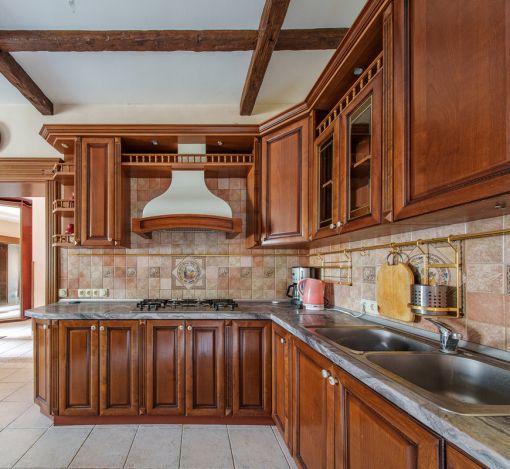 Дом с бассейном в КП Урожай