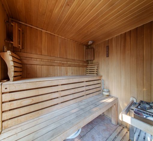 Дом с бассейном в КП Урожай