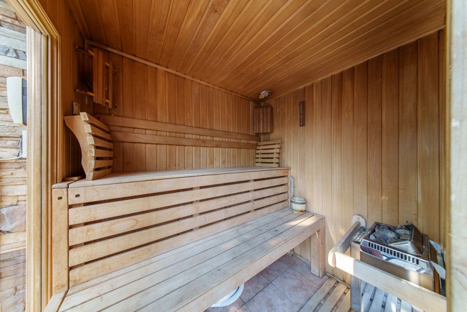 Дом с бассейном в КП Урожай