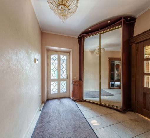 Дом с бассейном в КП Урожай