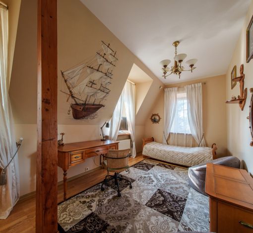 Дом с бассейном в КП Урожай