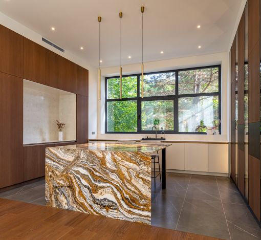 Новый дом в Резиденции Бенилюкс