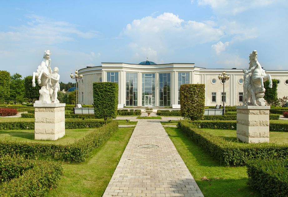 Дом под отделку в Ренессанс парк