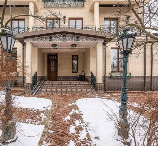 Готовый дом в Резиденции Бенилюкс