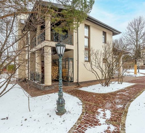 Готовый дом в Резиденции Бенилюкс