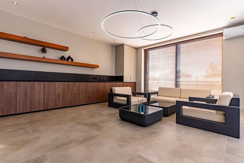 Дом с бассейном в КП Монтевиль