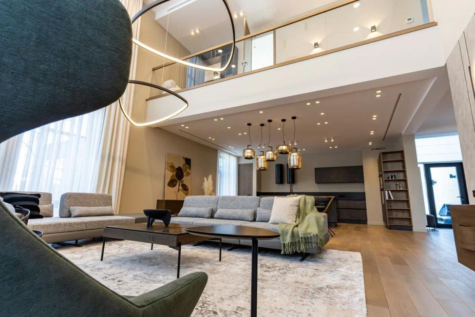 Дом с бассейном в КП Монтевиль