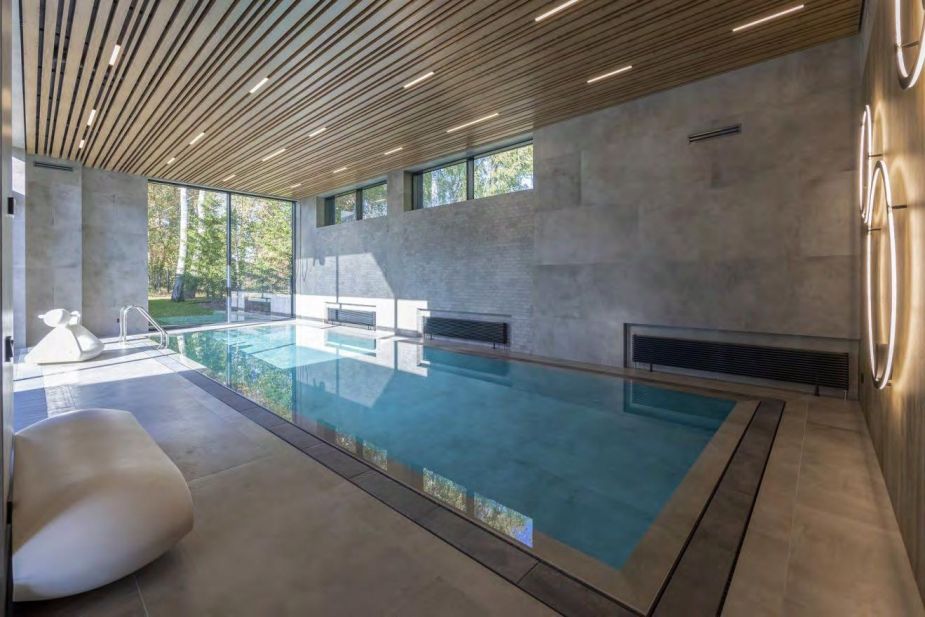 Дом с бассейном в КП Монтевиль