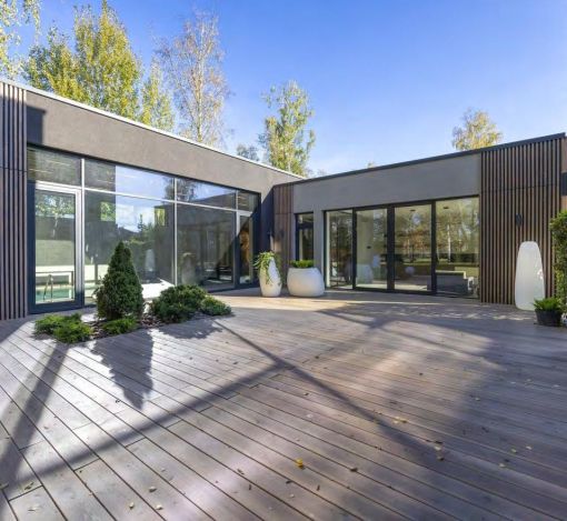 Дом с бассейном в КП Монтевиль