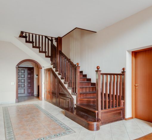 Дом с отделкой в КП Береста