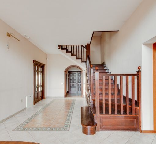 Дом с отделкой в КП Береста