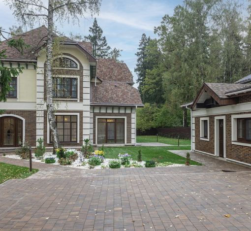 Уютный дом у леса в Опалихе