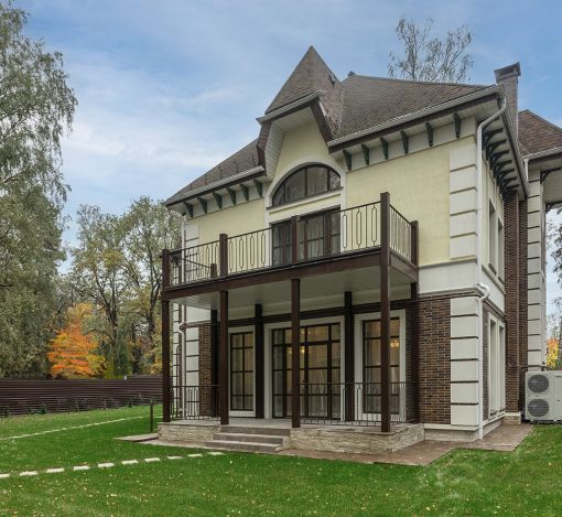 Уютный дом у леса в Опалихе