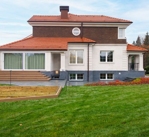 Дизайнерский дом в поселке Величъ