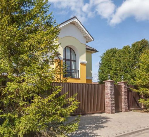 Дом с бассейном в КП Александрово