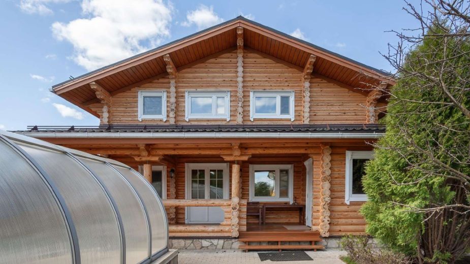 Дом с бассейном в КП Александрово