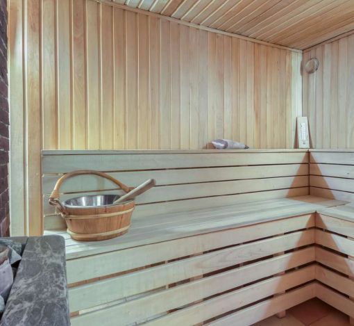 Дом с бассейном в КП Александрово