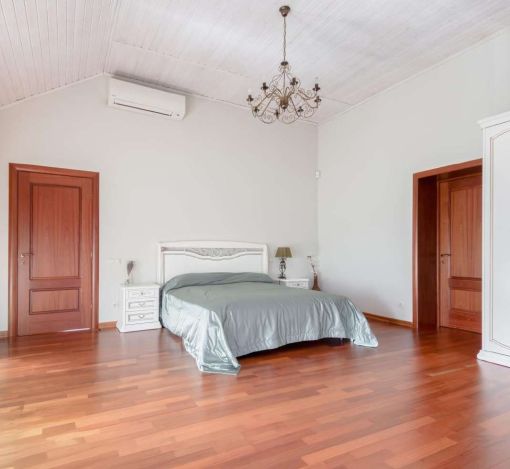 Дом с бассейном в КП Александрово